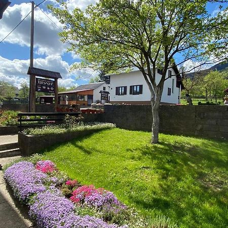Pansion Izvor Hotel Кореница Екстериор снимка
