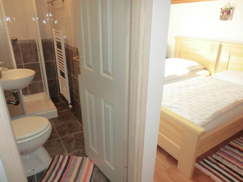 Pansion Izvor Hotel Кореница Екстериор снимка