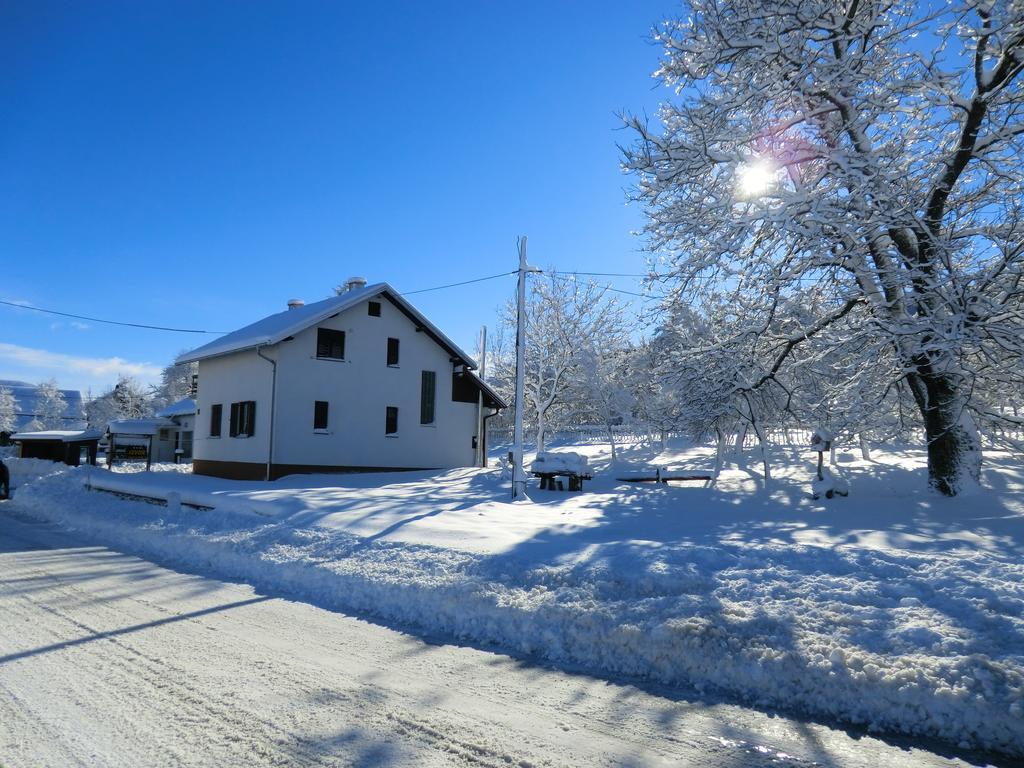 Pansion Izvor Hotel Кореница Екстериор снимка