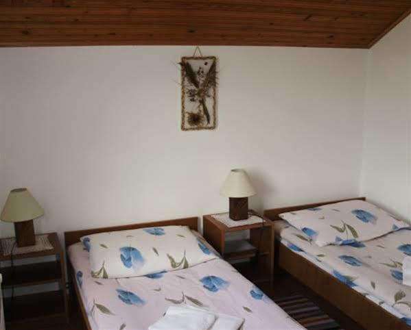Pansion Izvor Hotel Кореница Екстериор снимка