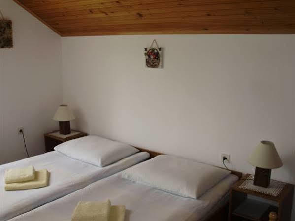 Pansion Izvor Hotel Кореница Екстериор снимка