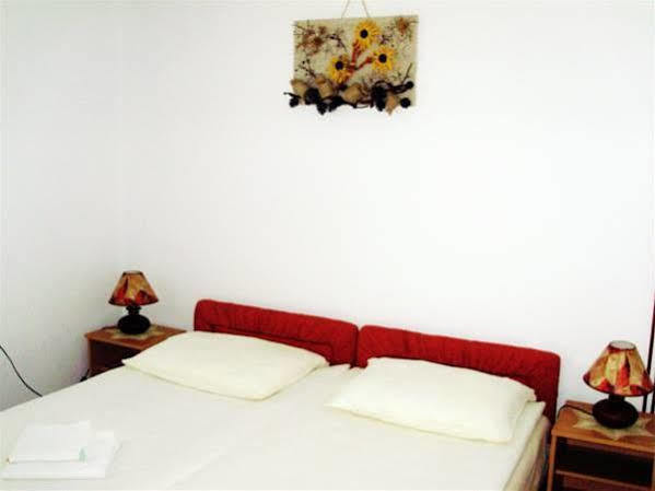 Pansion Izvor Hotel Кореница Екстериор снимка