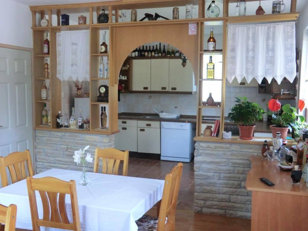 Pansion Izvor Hotel Кореница Екстериор снимка