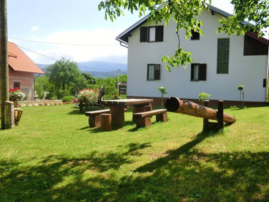 Pansion Izvor Hotel Кореница Екстериор снимка