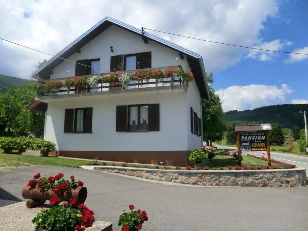 Pansion Izvor Hotel Кореница Екстериор снимка