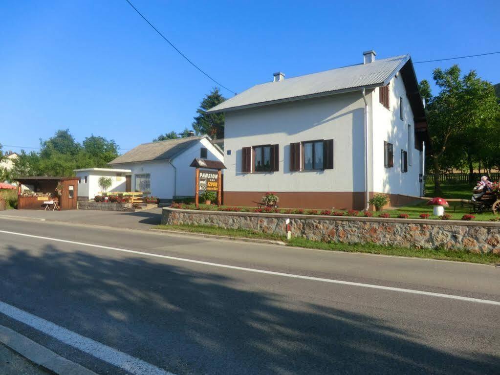 Pansion Izvor Hotel Кореница Екстериор снимка
